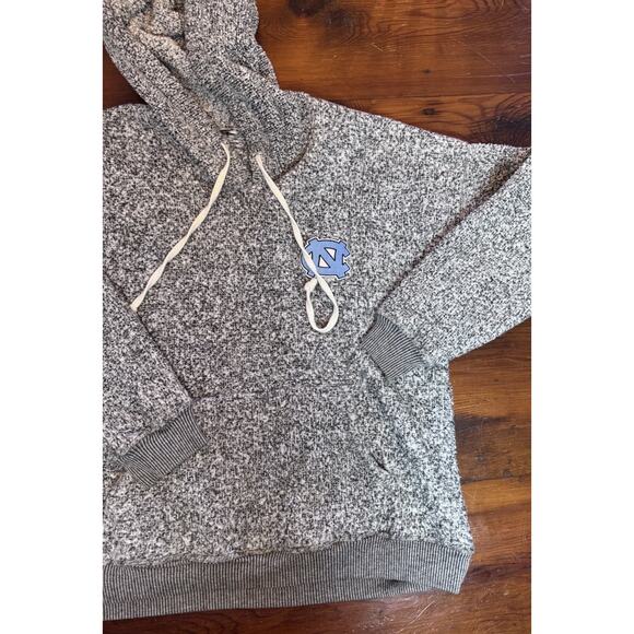 North Carolina Tar Heels Women's Relaxed Fit Sherpa Pullover Hoodie Size Medium - Picture 8 of 13